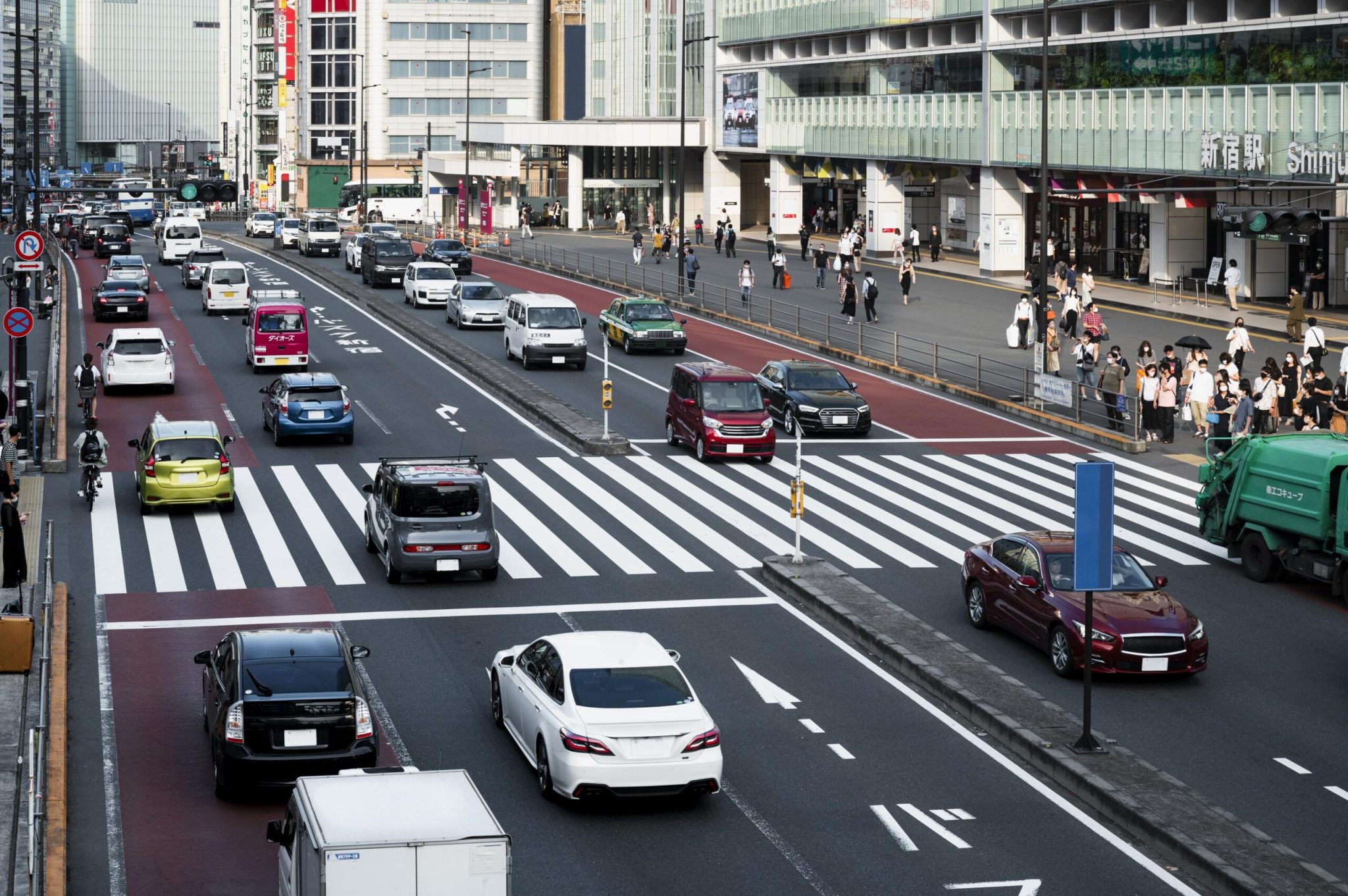 Tips and Tricks: How to Handle Traffic Police while Riding a Motorbike? 1 traffic police