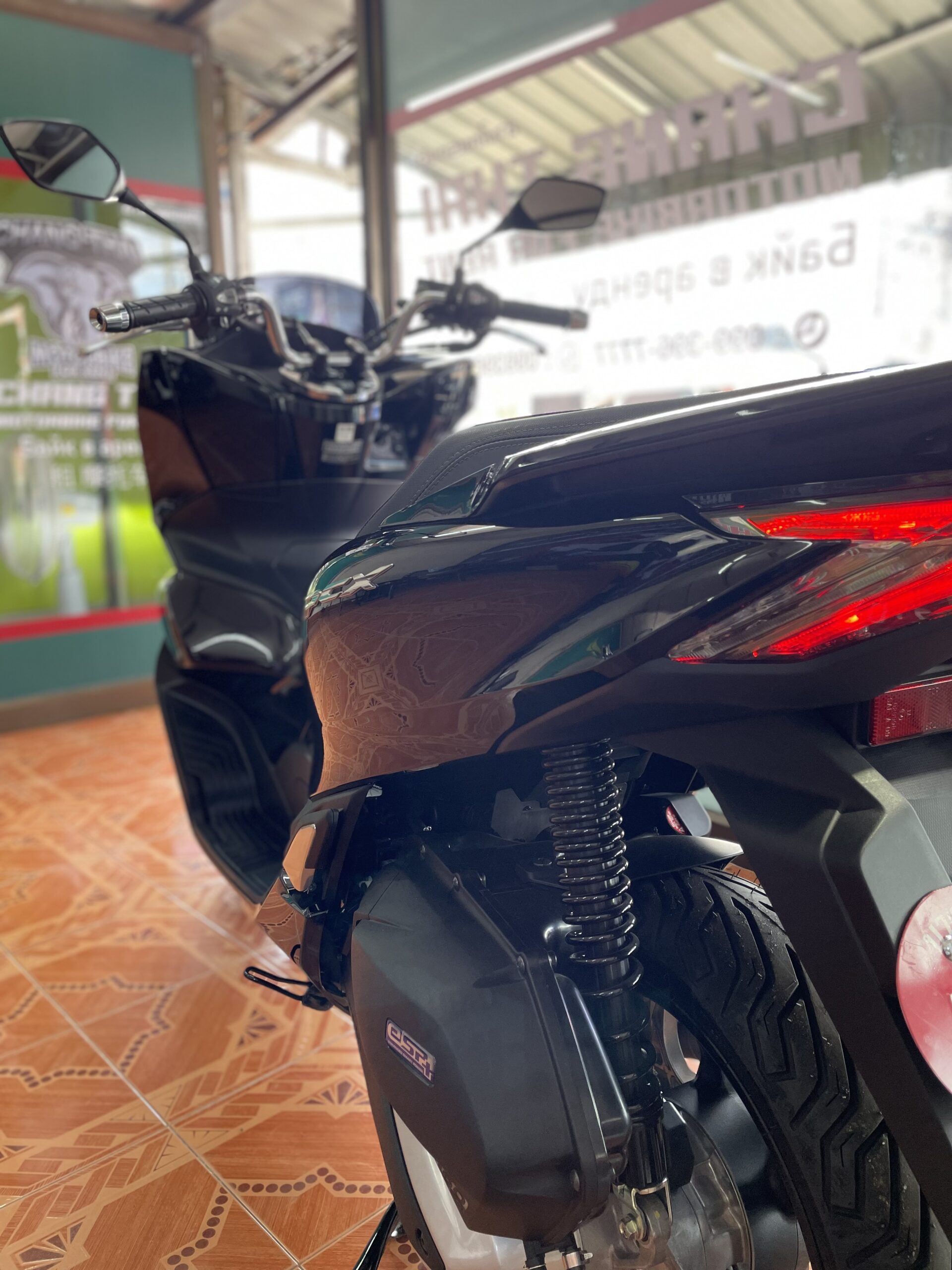 How to change engine oil level for Honda pcx160 2023 by myself? 1 change engine oil honda pcx160
