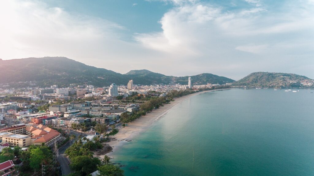 Changthai Motorbike Rent Phuket: Ваш лучший гид по исследованию Пхукета на двух колесах 8 Патонг Бич