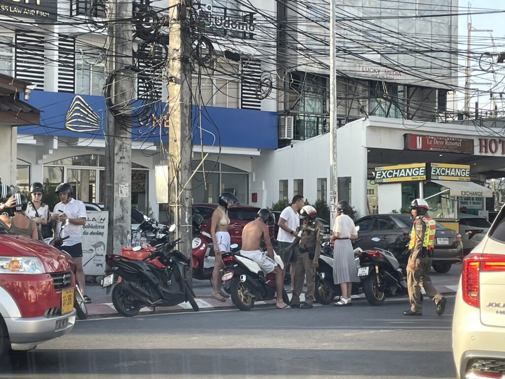 What is the Best Motorbike Rental Service in Phuket? 4 police stop phuket