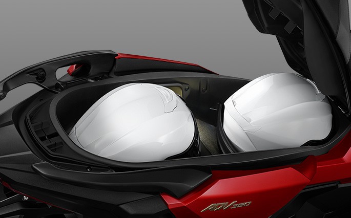 Honda ADV 350 Price in Thailand (2026): Full Buyer's Guide for Expats & Travelers 6 48liter underseat storage of the Honda ADV 350 fits two fullface helmets