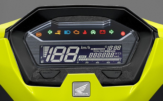 Honda Click 160 (2026) Price in Thailand: Full Buyer's Guide for Expats & Travelers 6 Full digital meter display on the Honda Click 160 2026
