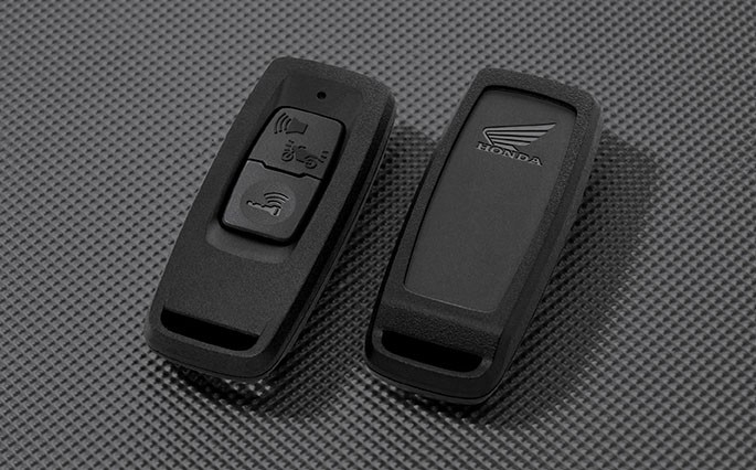 Honda Click 160 (2026) Price in Thailand: Full Buyer's Guide for Expats & Travelers 4 Honda Smart Key remote, new feature on the Honda Click 160 2026
