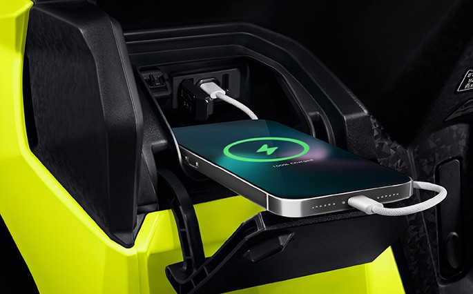 Honda Click 160 (2026) Price in Thailand: Full Buyer's Guide for Expats & Travelers 7 USB TypeC charging port in the front console of the Honda Click 160 2026