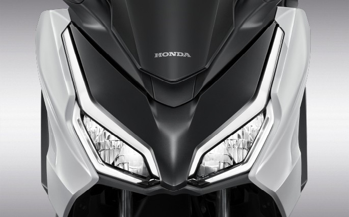 Honda Forza 350 (2026) Price in Thailand: Full Buyer's Guide for Expats & Travelers 6 Dual LED headlight with DRL on the Honda Forza 350 2026