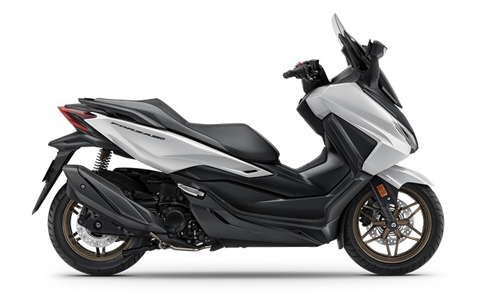 Honda Forza 350 (2026) Price in Thailand: Full Buyer's Guide for Expats & Travelers 3 Honda Forza 350 2026 in whiteblack, full side view
