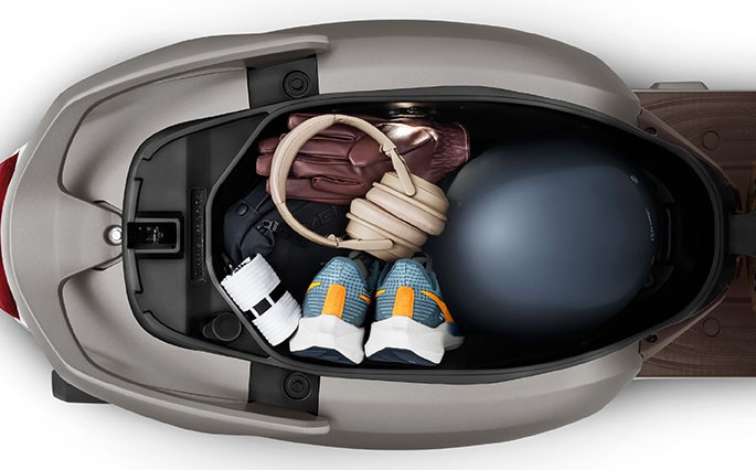 Honda Giorno+ (2026) Price in Thailand: Retro Scooter Buyer's Guide for Expats 5 30liter underseat storage with LED light on the Honda Giorno+ 2026