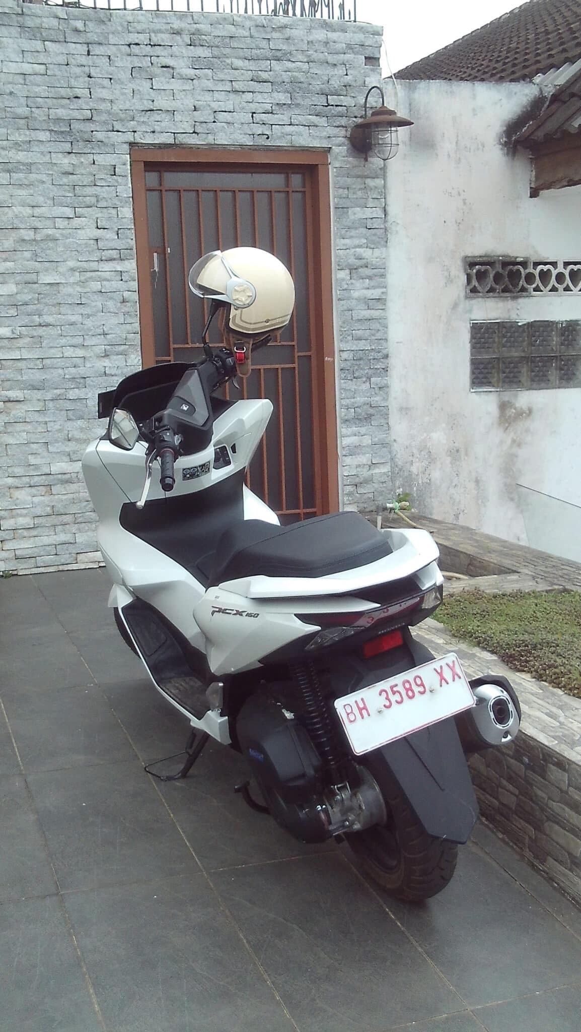 Honda PCX160 scooter