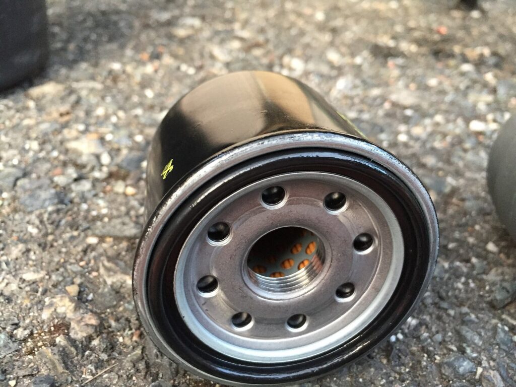 How to change engine oil level for Honda pcx160 2023 by myself? 3 New motorcycle oil filter with rubber seal ring, ready to fit during an oil change