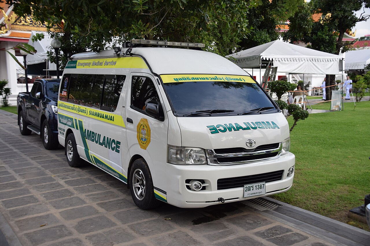 Best Hospital in Phuket 1 Thai emergency medical services ambulance